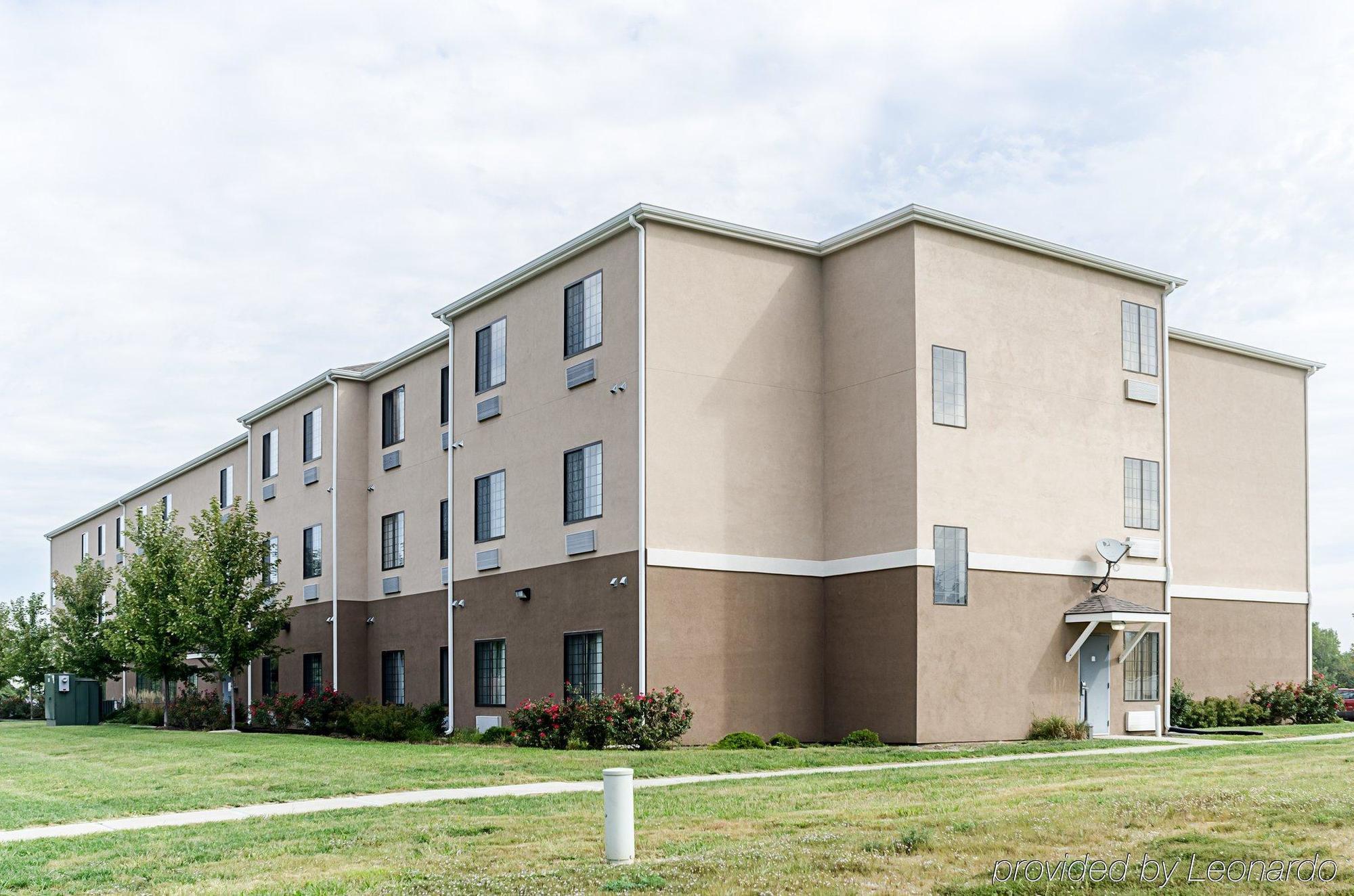 Comfort Inn & Suites Lawrence Exterior foto